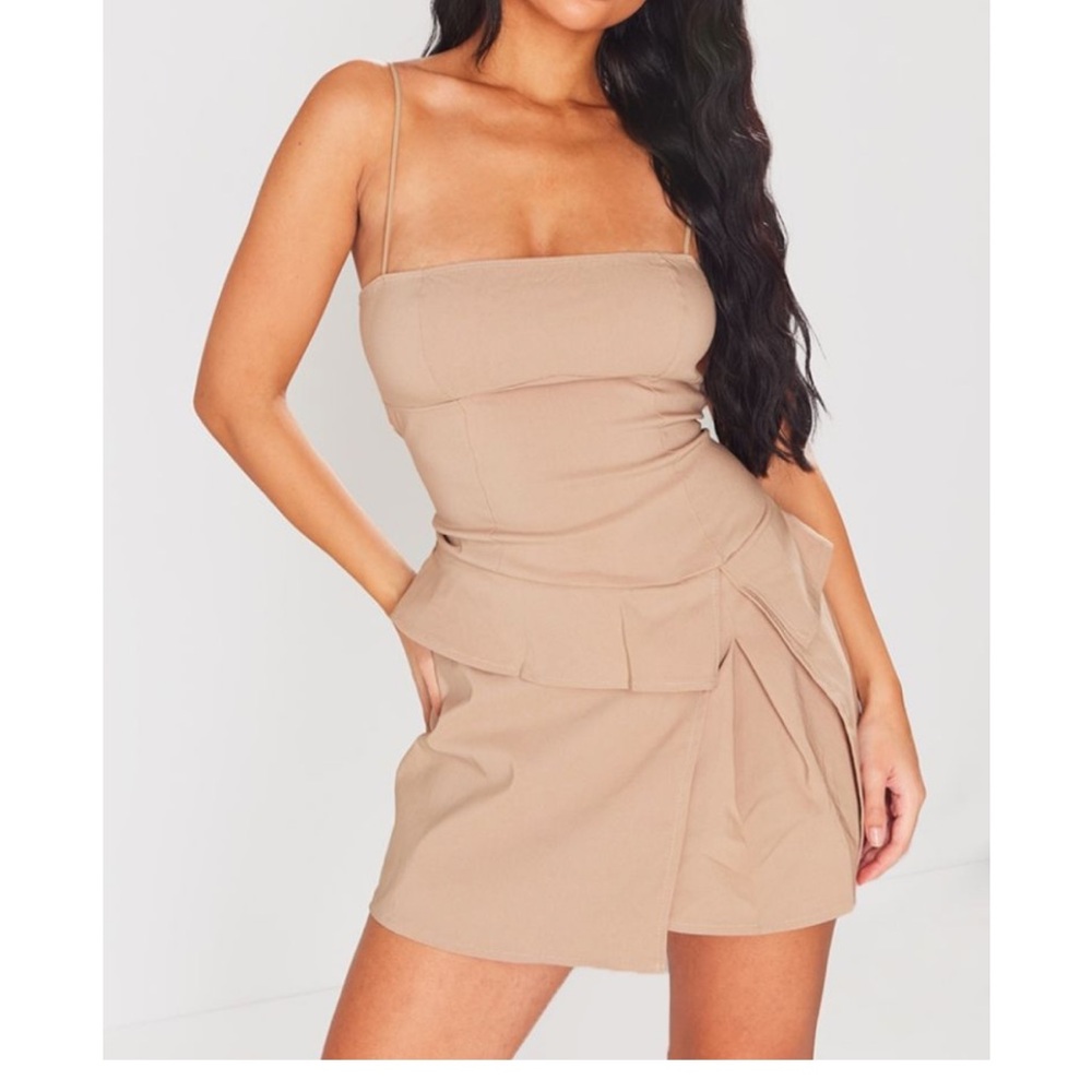 PrettyLittleThing Taupe Stretch Woven Pleated Strappy Shift Dress